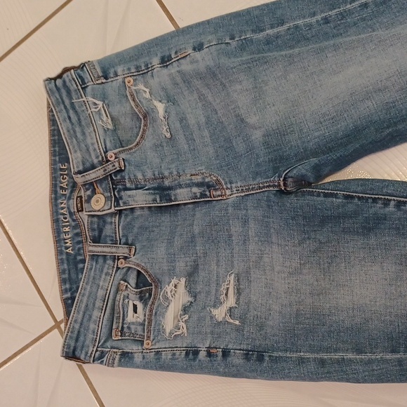 4/$80 American Eagle Outfitters Stretch Distressed Blue Jeans - Size 4 - Picture 3 of 9